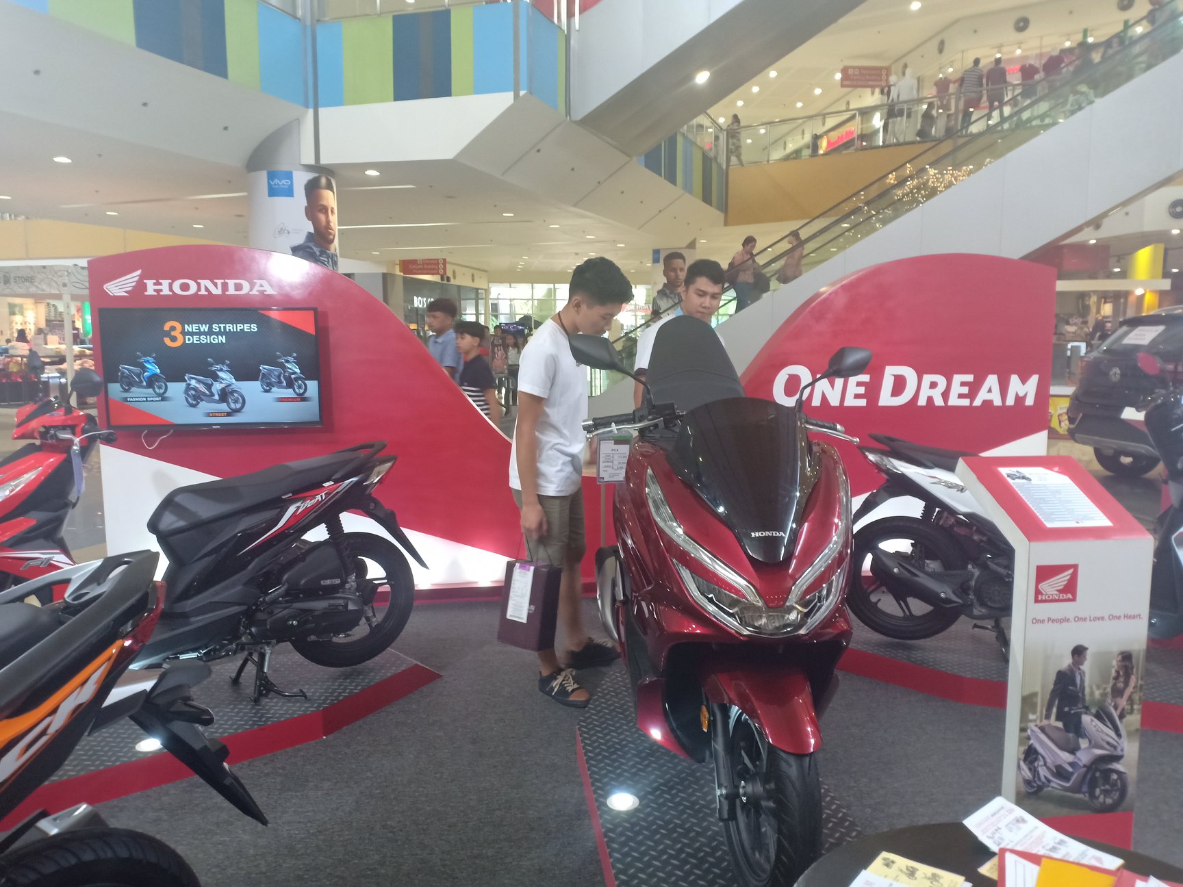 Honda AT Models (Scooters) Mall Display